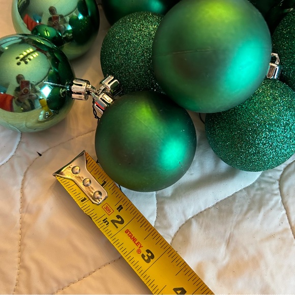 Green Plastic Ornaments, Glitter, Matte, Shiny, Baubles- Set of 34 Ornaments - Picture 6 of 7